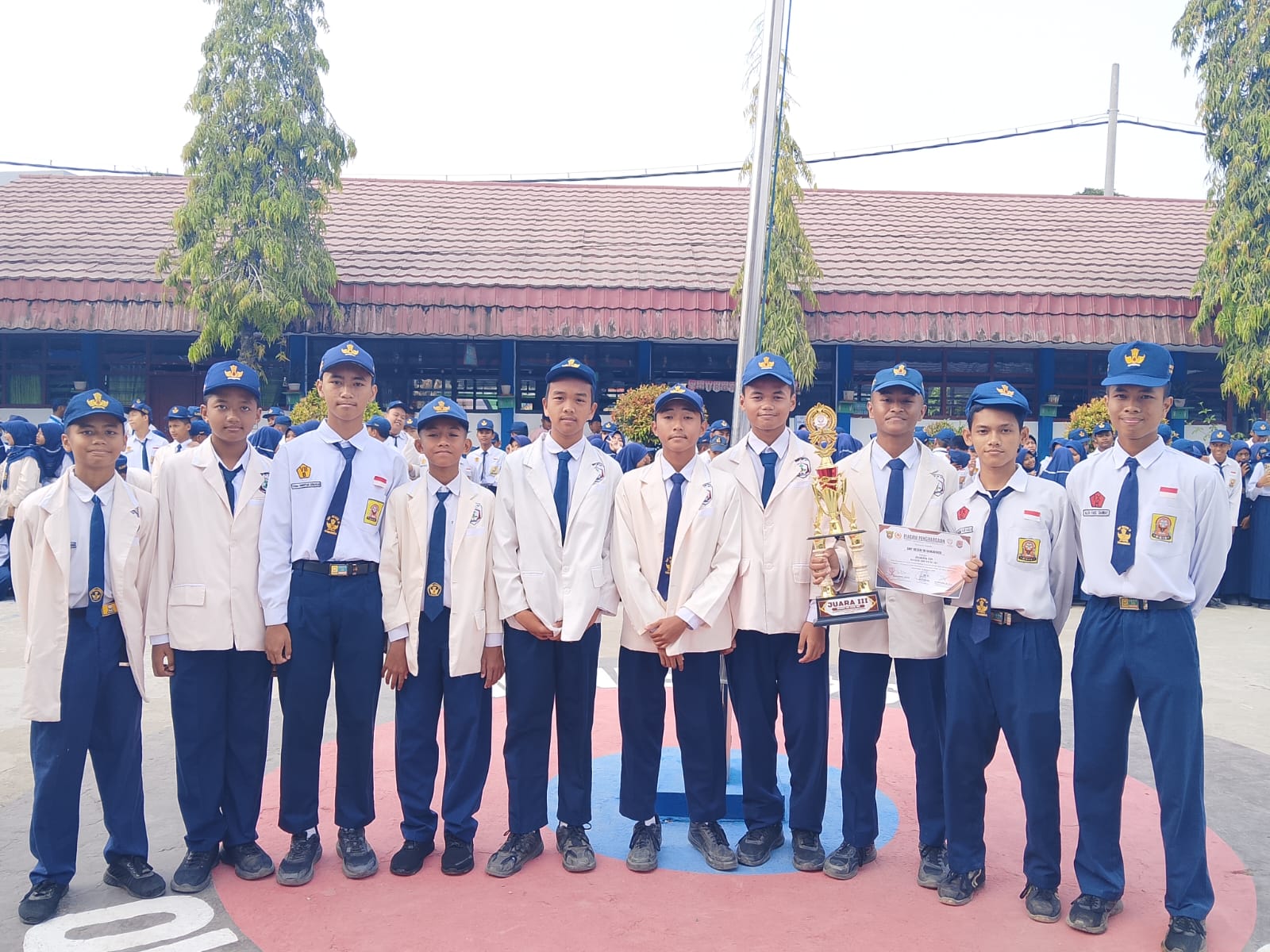 JUARA 1 KEJUARAAN BOLA BASKET PUTRA